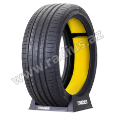 Pzero Luxury Saloon 275/40 R22